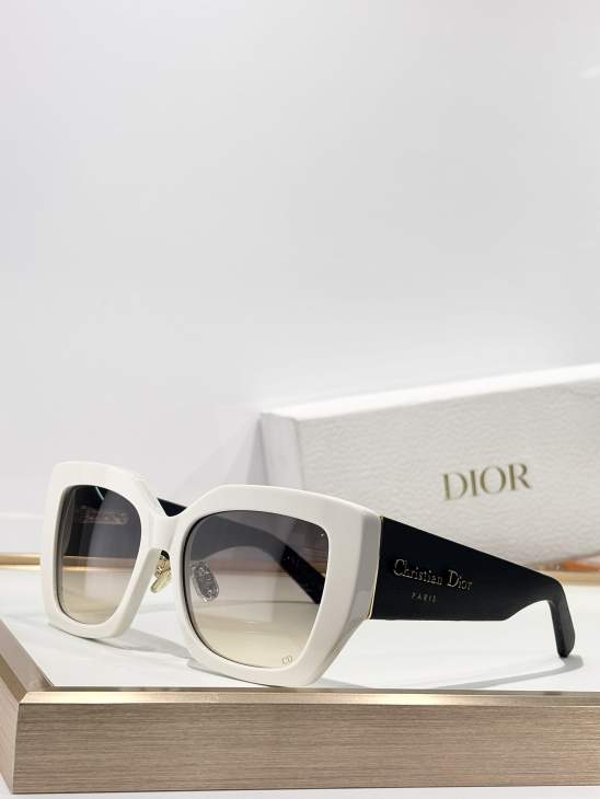 Picture of Dior Sunglasses _SKUfw76989632fw